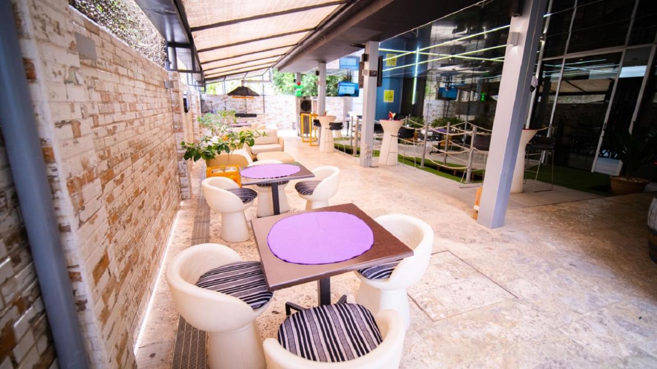 Sv Chrome Hotel Abuja Exterior photo