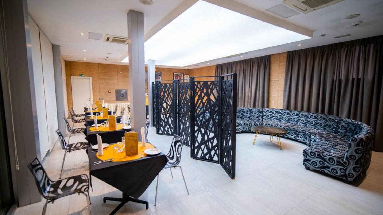 Sv Chrome Hotel Abuja Exterior photo