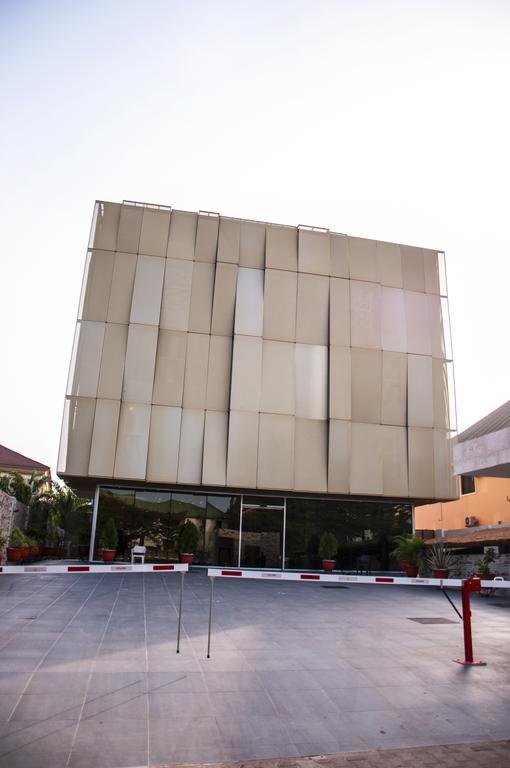 Sv Chrome Hotel Abuja Exterior photo