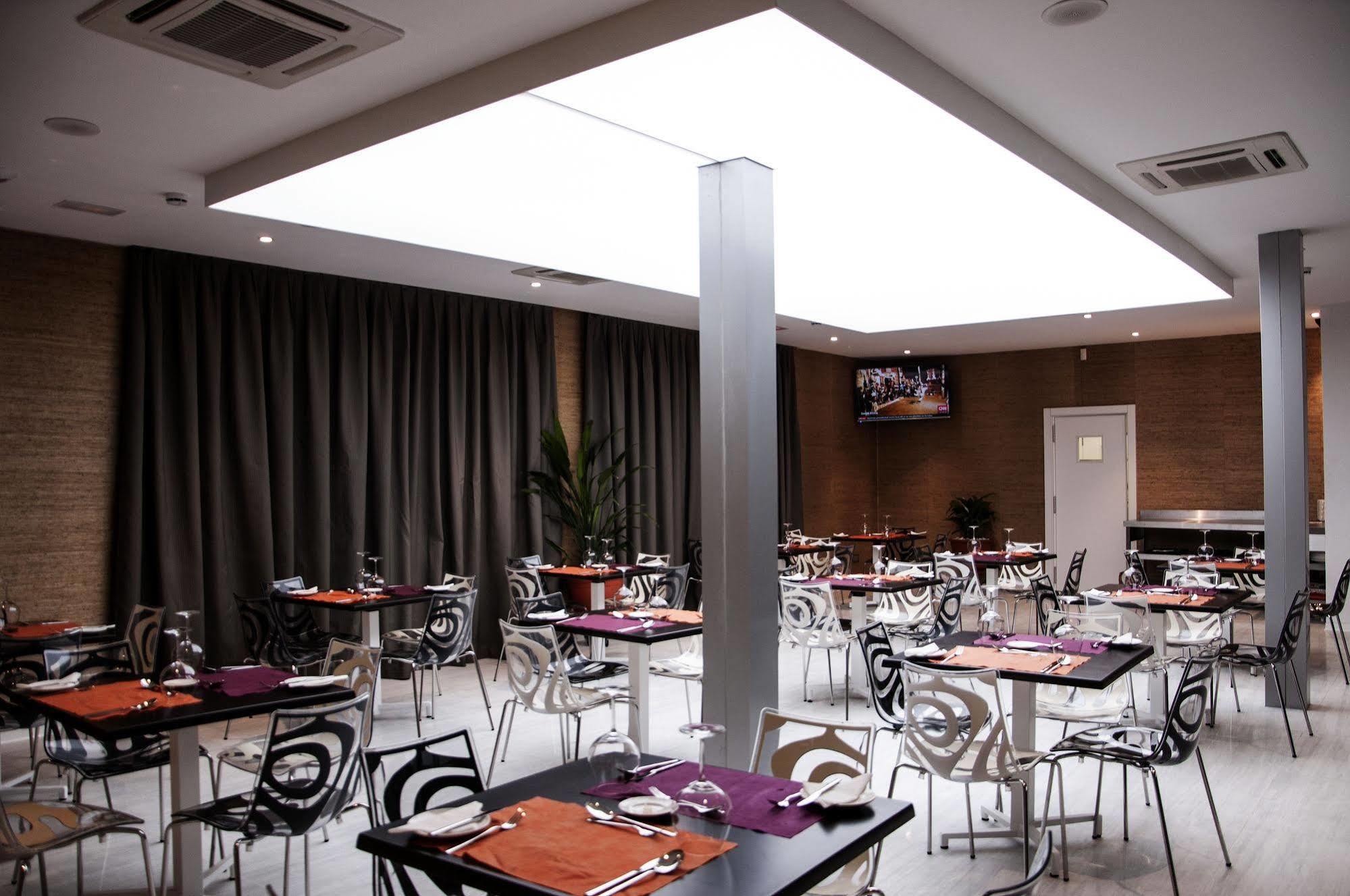 Sv Chrome Hotel Abuja Exterior photo
