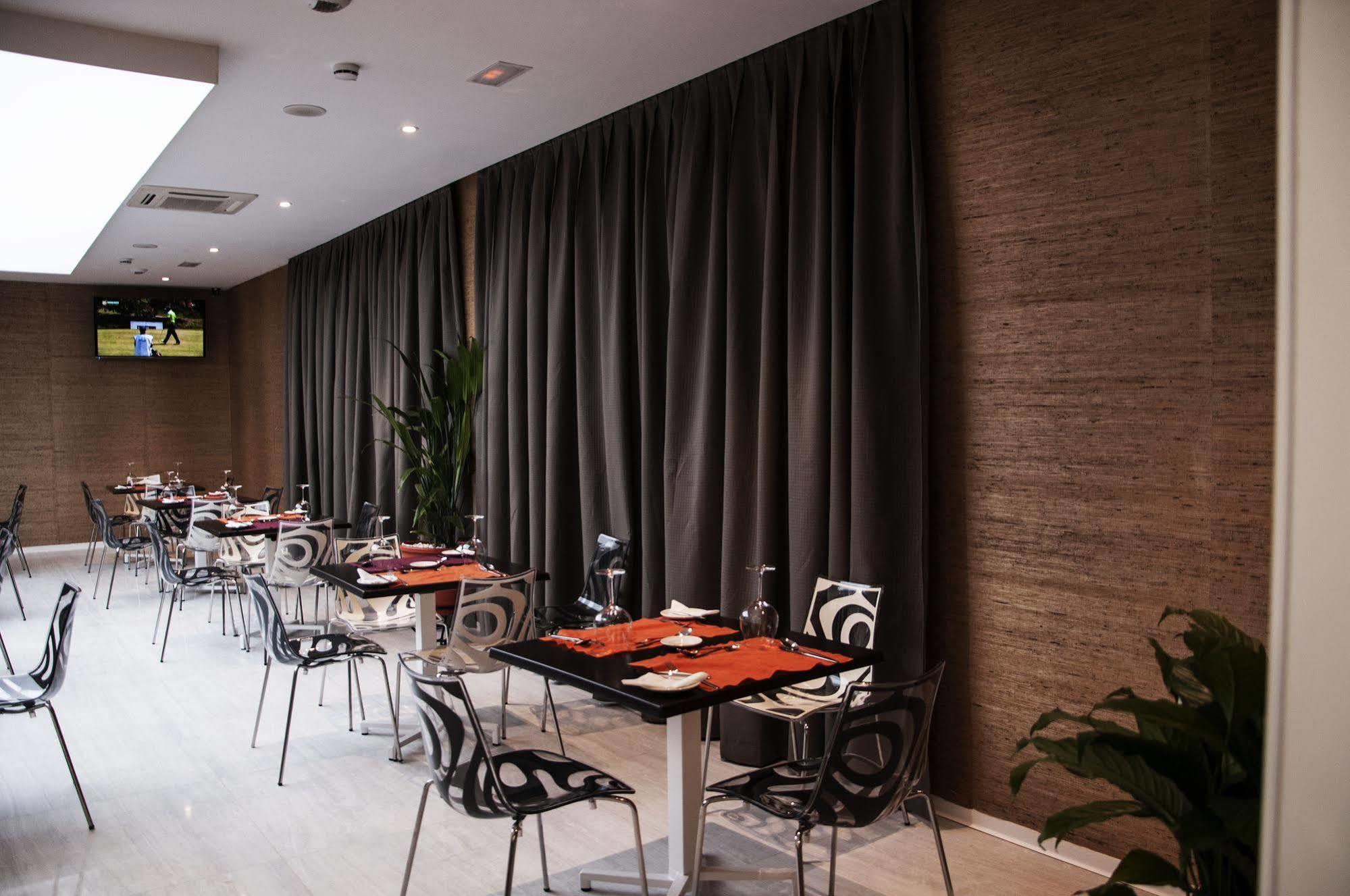 Sv Chrome Hotel Abuja Exterior photo